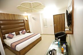 ADB Rooms Hotel Noratan Palace