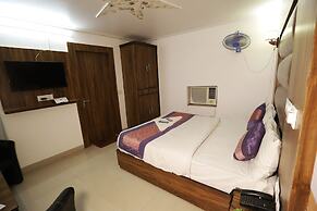 ADB Rooms Hotel Noratan Palace