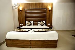 ADB Rooms Hotel Noratan Palace