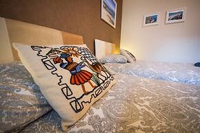 Contemporary Holyrood Apartment