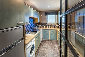 Contemporary Holyrood Apartment