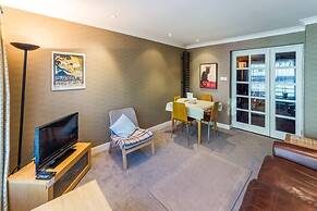 Contemporary Holyrood Apartment