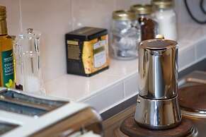 Cozy Apartment near The Meadows