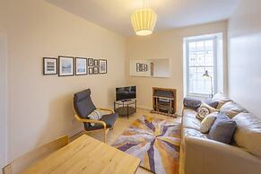 Cozy Apartment near The Meadows