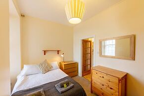 Cozy Apartment near The Meadows