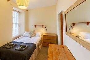 Cozy Apartment near The Meadows