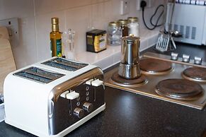 Cozy Apartment near The Meadows