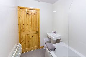 Cozy Apartment near The Meadows