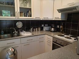 Cosy Flat With Garden View