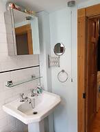 Cosy Flat With Garden View