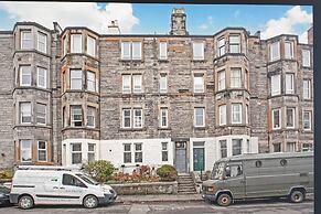 Cosy Flat With Garden View