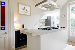Chic Wandsworth Home with Patio