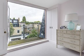 Chic Wandsworth Home with Patio