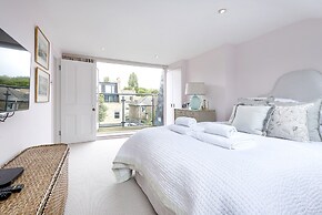 Chic Wandsworth Home with Patio