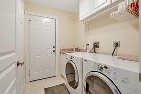 Algonquin Court Pool Home