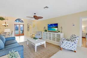 Algonquin Court Pool Home