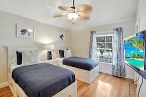 Algonquin Court Pool Home