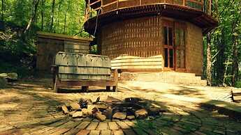 Lost River Hostel