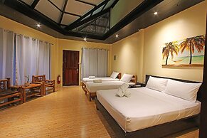 Jonas & Twins Resort