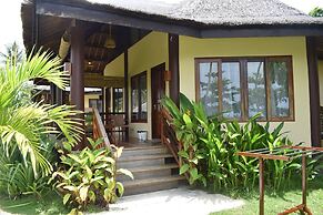 Jonas & Twins Resort