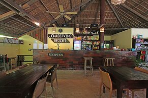 Jonas & Twins Resort