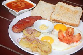 Jonas & Twins Resort