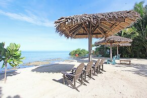 Jonas & Twins Resort