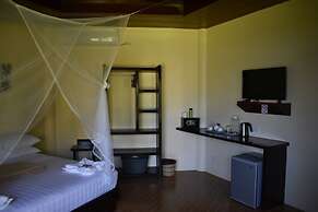 Jonas & Twins Resort