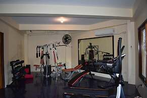 Jonas & Twins Resort