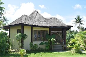 Jonas & Twins Resort