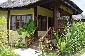 Jonas & Twins Resort