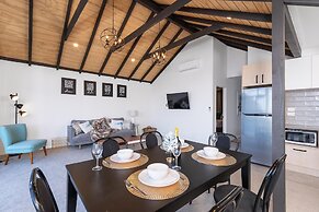 Modern, Plush & Picturesque - Brand New Townhouse