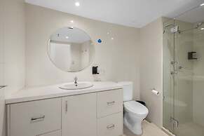 Peninsula Resort - Private Apartments