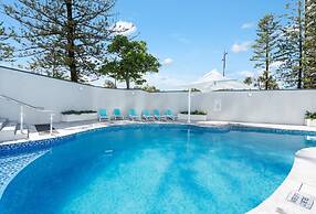 Peninsula Resort - Private Apartments