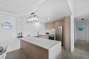 Peninsula Resort - Private Apartments