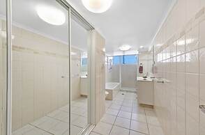 Peninsula Resort - Private Apartments