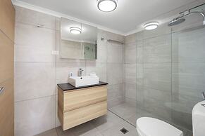 Peninsula Resort - Private Apartments