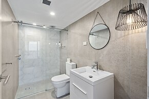 Peninsula Resort - Private Apartments