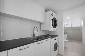 Peninsula Resort - Private Apartments