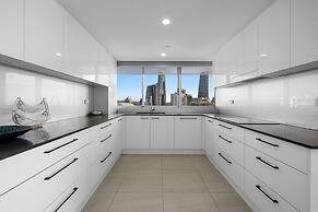 Peninsula Resort - Private Apartments