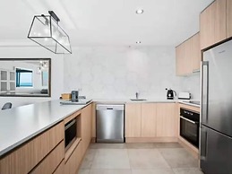 Peninsula Resort - Private Apartments