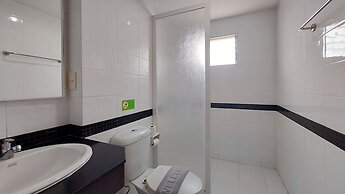 Fullroom 77 Srinakarin