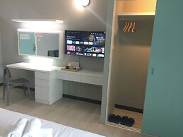 Fullroom 77 Srinakarin