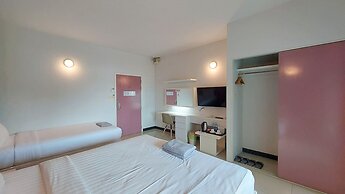 Fullroom 77 Srinakarin