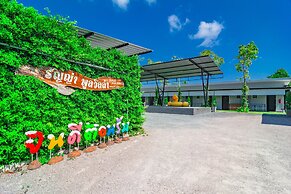 OYO 533 Runya Poolvilla