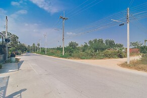 OYO 533 Runya Poolvilla