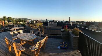 StayPlus Modern Apt Rooftop Terrace