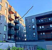 StayPlus Modern Apt Rooftop Terrace