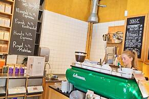 StayPlus Modern Studio Near Bislet Games