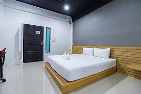 CS Klongtoey Grand Resort